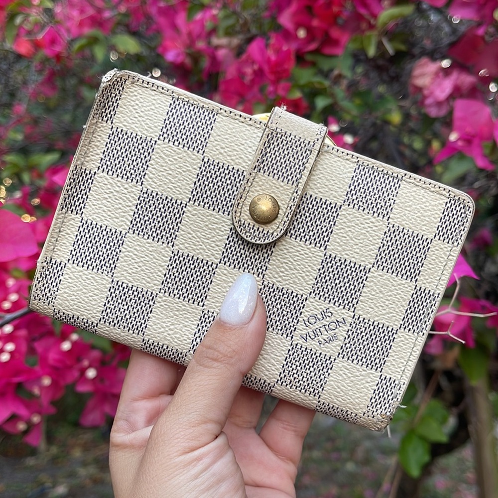 LV damier Azur wallet